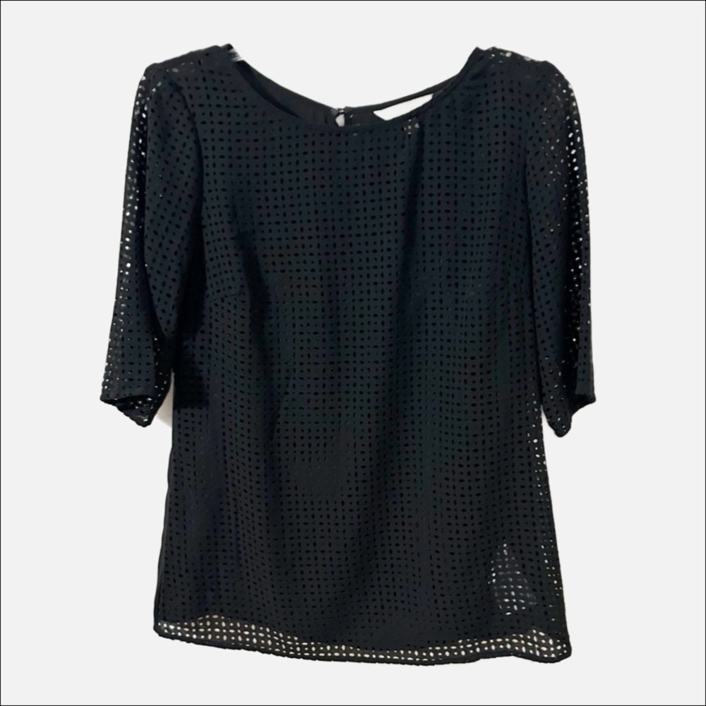 Banana Republic Scoop Neck Half Sleeve Laser Cut Fabric Blouse Camisole Lining